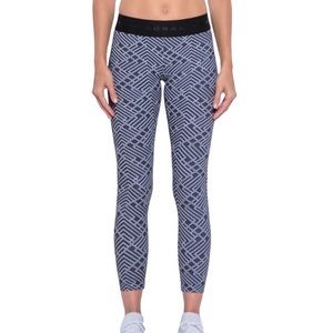 Koral Vertex Knockout Crop Leggings White Black S